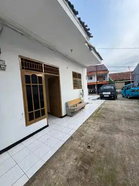 Di kontrakan / Sewa Rumah