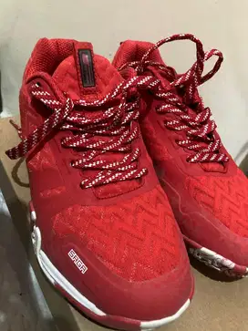 Sepatu badminton Li Ning Saga Lite 6