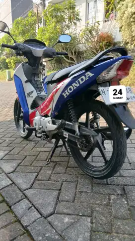 Supra x 125 Biru merah