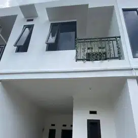 Rumah 2 Lantai SHM Strategis 6 menit ke Tol Bintara & Stasiun Cakung