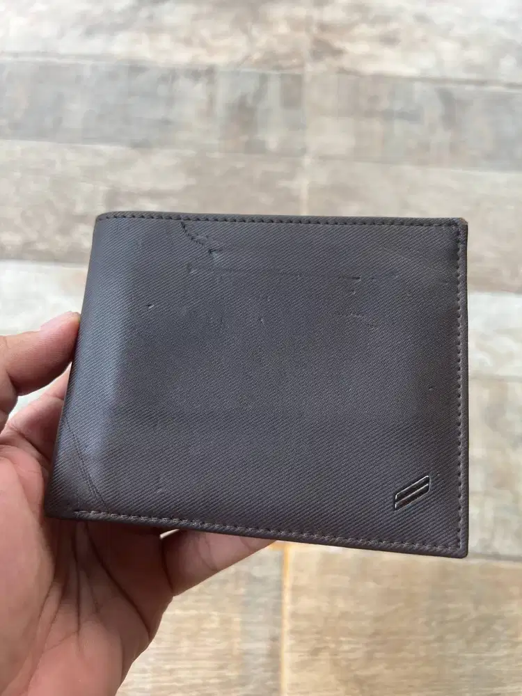 Dompet cowok Daniel hechter