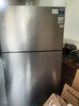 Kulkas besar electroluc 2 pintu