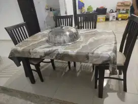 Meja Makan Kayu