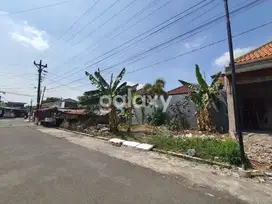 STRATEGIS, Tanah Hoek di Jl.Kaliurang, hanya 50 meter dari Jalan Utama