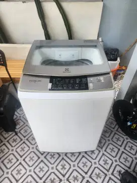 Mesin Cuci Electrolux Top Load 8kg EWT805WN