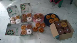 Aneka Nastar siap terima pesanan minimal 5 toples.
