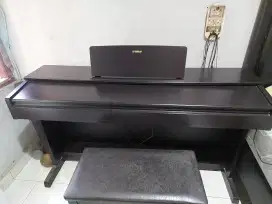 Piano Digital Yamaha Arius YDP 143-R