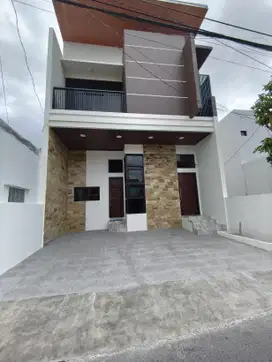 Rumah Mewah Di Jl. Kaliurang Km.7, Dekat Kampus UGM, SHM Dan PBG