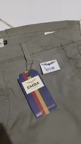 Celana Chinos Merk Emba