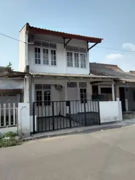 Lokasi Stategis dan Pinggir Jalan Utama