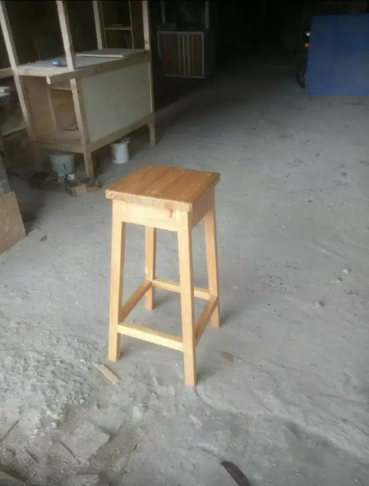 Kursi jati blanda.