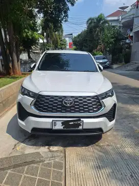 Innova Zenix V CVT 2023