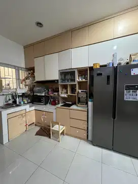 Jual Rumah Minimalis 2 Lantai di GGR,Posisi Tusuk Sate Harga Menarik