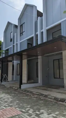 Rumah 3 lantai 10jt All In Di Serpong, 5 Menit Ke Stasiun Rawabuntu