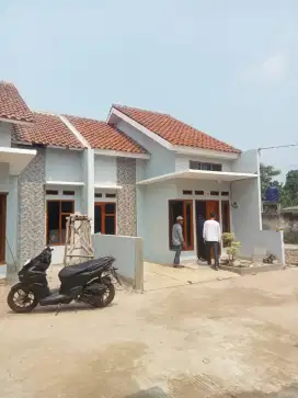 Rumah minimlais dekat stasiun di kota Depok