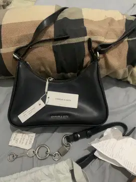 JUAL RUGI TAS CHARLES AND KEITH