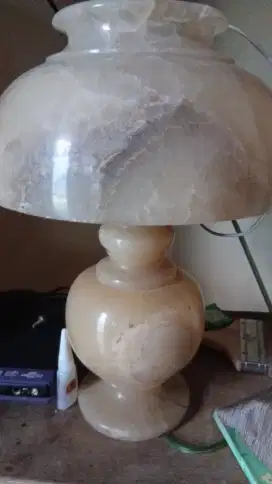 Lampu meja marmer