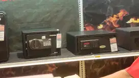Brankas elektronik
