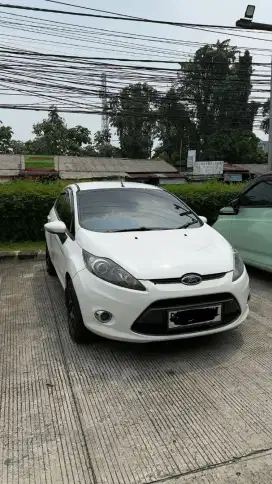 Ford Fiesta 1.4 AT 2012 Putih