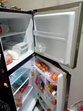Kulkas bekas daerah Cilendek