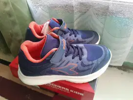 Sepatu anak Diaodora & Skechers