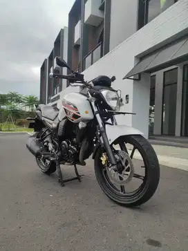YAMAHA BYSON PUTIH ISTIMEWA