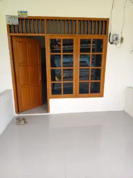 Rumah Ciracas (untuk sendiri ataupun berdua)Disewakan