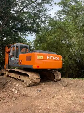 dijual eksavator hitachi zaxis 200-3G tahun 2012