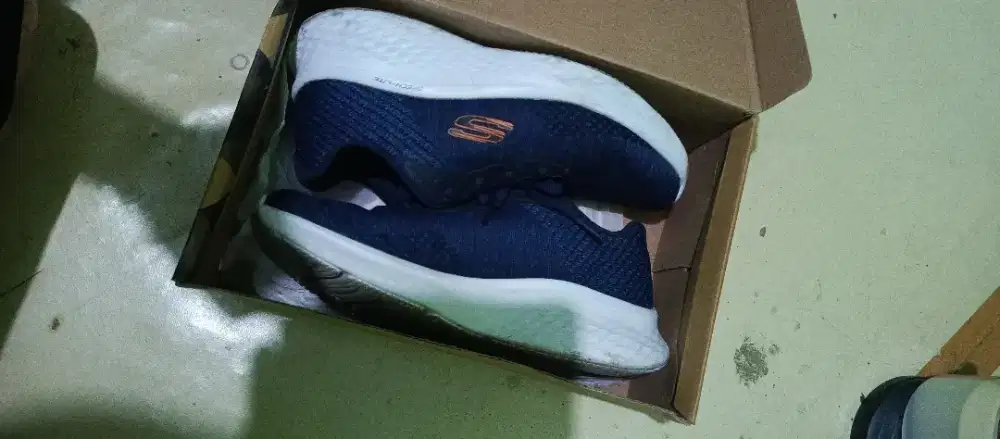 Jual cepat sepatu skechers