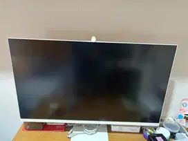 [Preloved] Samsung 32 Smart Monitor M8 M80C UHD