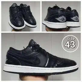 Sepatu Casual low Allstar Carbon (NIKe) size 43 (27,5cm)  Second Brand