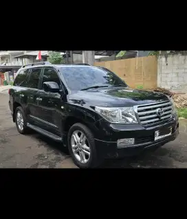 Toyota Land Cruiser 2010 limited Bensin ZX