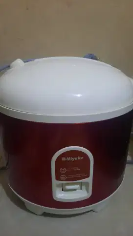 Rice cooker Magic com Miyako MCM-528