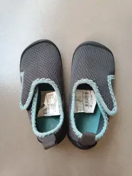 Sepatu Decalthon anak size 23
