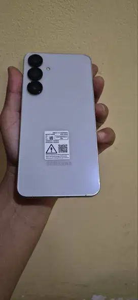 Samsung S24FE Ram 8/256