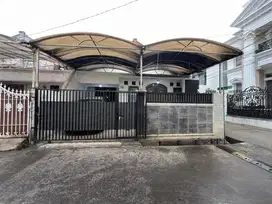 Di jual cepat rumah hoek di cengkareng duri kosambi