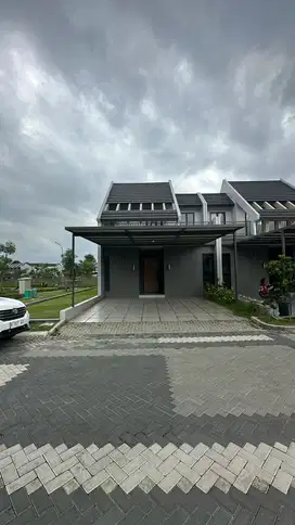 Rumah hook akses langsung ke tol di Grand Wisata, Bekasi