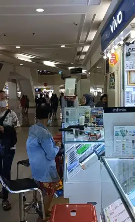 Dibutuhkan  teknisi hp dan yg sudah berpengalamn kerja dikonter /spg