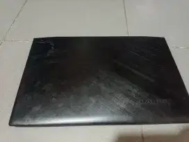 Intel Core i7 generasi ke-4 (i7-4710HQ).