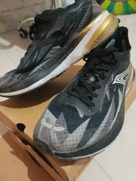 SEPATU RUNNING ARDILES NFINITY FLASH HITAM