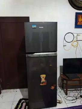 Kulkas Panasonic 2 Pintu – Kondisi Tidak Dingin Harga bisa nego
