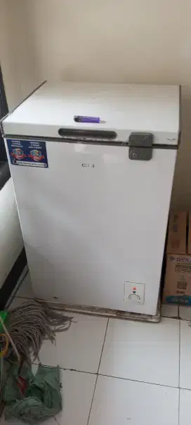 Freezer box ukuran 100L