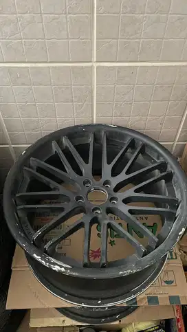 Velg r 20 . cocok untuk Toyota Harrier , Vellfire, Innova ,dll