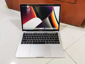 Macbook Pro 2019 Touchbar 13inch Core i5 8GB 512GB