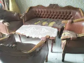 Bangku ruang tamu