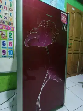 Kulkas Polytron masih normal, cuma karet pintu longgar cek lokasi aja