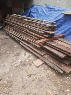Papan kayu merbau dan kamper