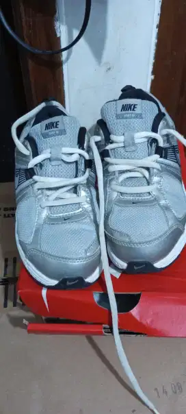 Sepatu anak branded gress