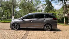 (Pajak Panjang) Honda Mobilio RS Matic Abu-Abu 2019