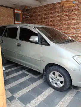 Toyota Kijang Innova 2005 Bensin